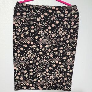 LuLaRoe Cassie Cream and Black Pencil Skirt Knee-Length